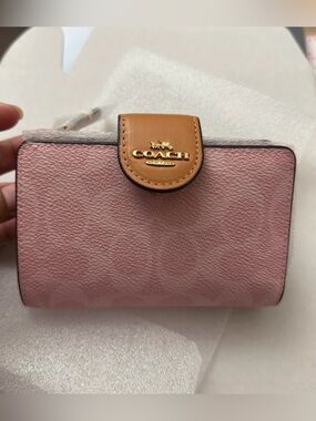 Coach Medium Corner Zip Wallet In Signature Canvas Gold/Powder Pink New